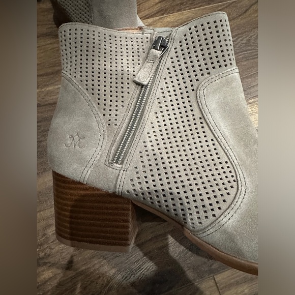 Never Worn Johnston & Murphy Taupe Heeled Booties - Picture 2 of 5